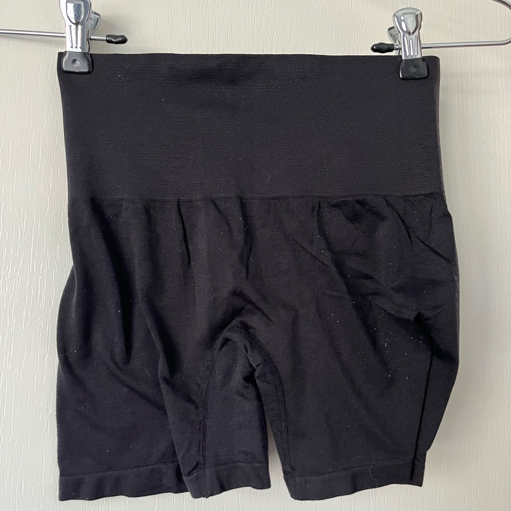 Yummie by Heather Thomson Black Shapewear Shorts